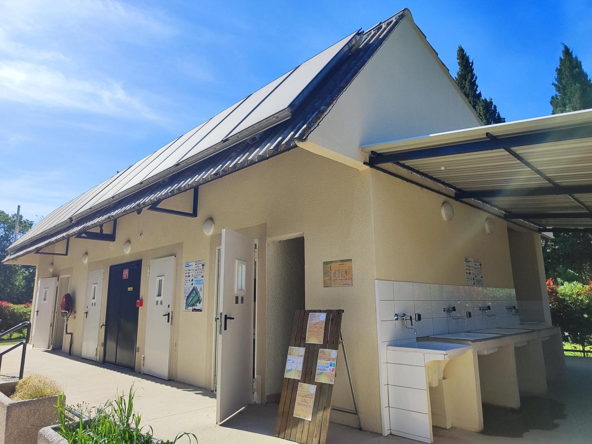 Camping Porte Des Alpilles By M.A Destination Glamping Saint-Étienne-du-Grès Bagian luar foto
