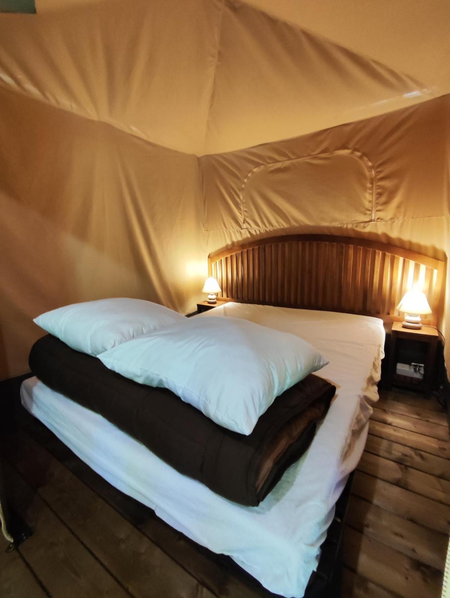 Camping Porte Des Alpilles By M.A Destination Glamping Saint-Étienne-du-Grès Bagian luar foto