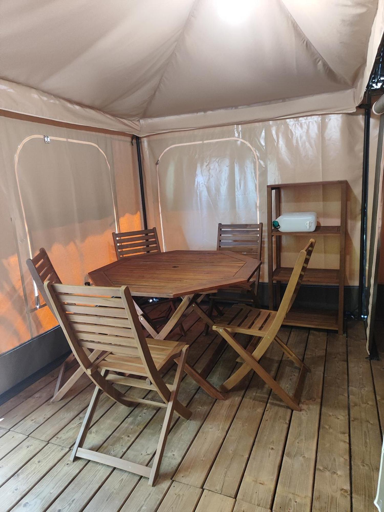 Camping Porte Des Alpilles By M.A Destination Glamping Saint-Étienne-du-Grès Bagian luar foto