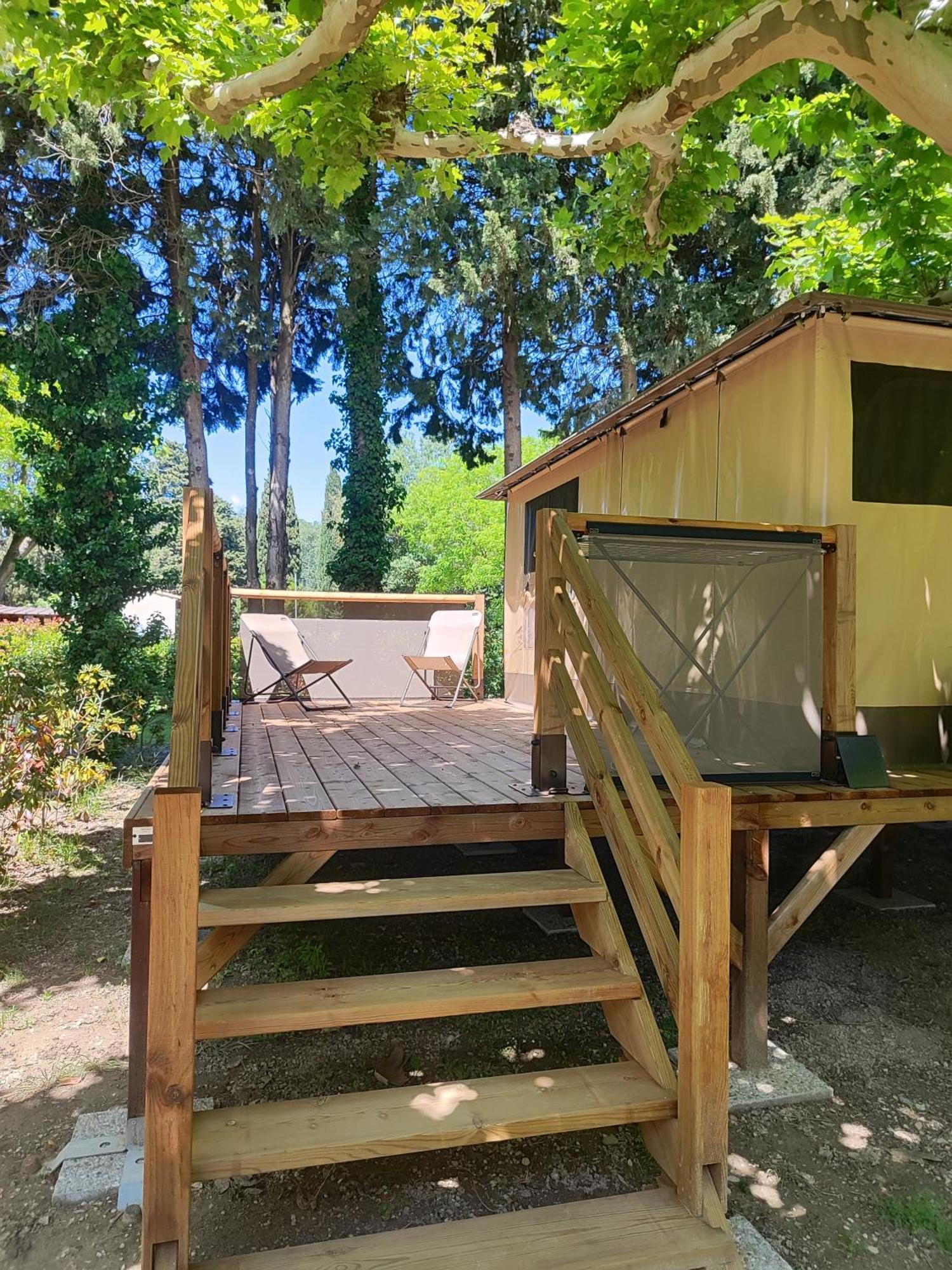 Camping Porte Des Alpilles By M.A Destination Glamping Saint-Étienne-du-Grès Bagian luar foto
