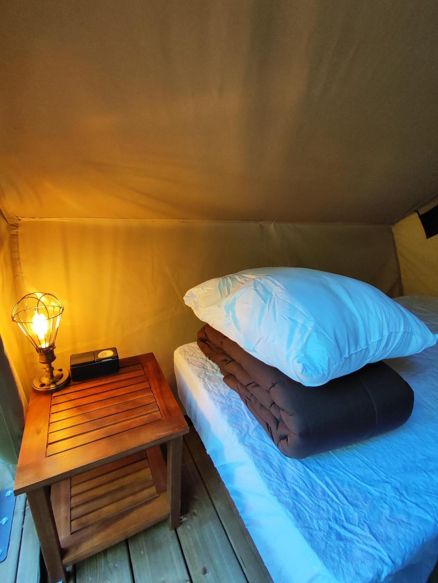 Camping Porte Des Alpilles By M.A Destination Glamping Saint-Étienne-du-Grès Bagian luar foto