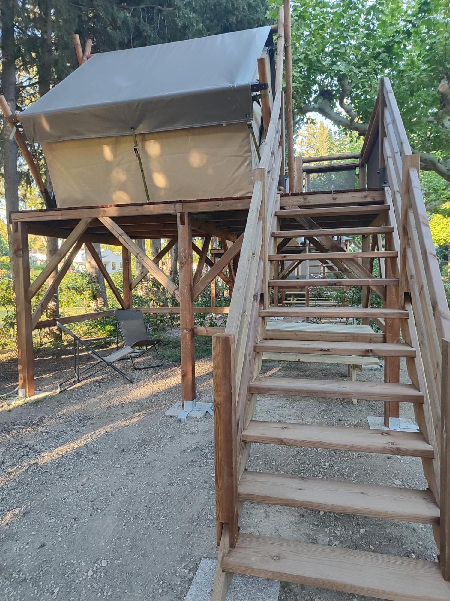 Camping Porte Des Alpilles By M.A Destination Glamping Saint-Étienne-du-Grès Bagian luar foto
